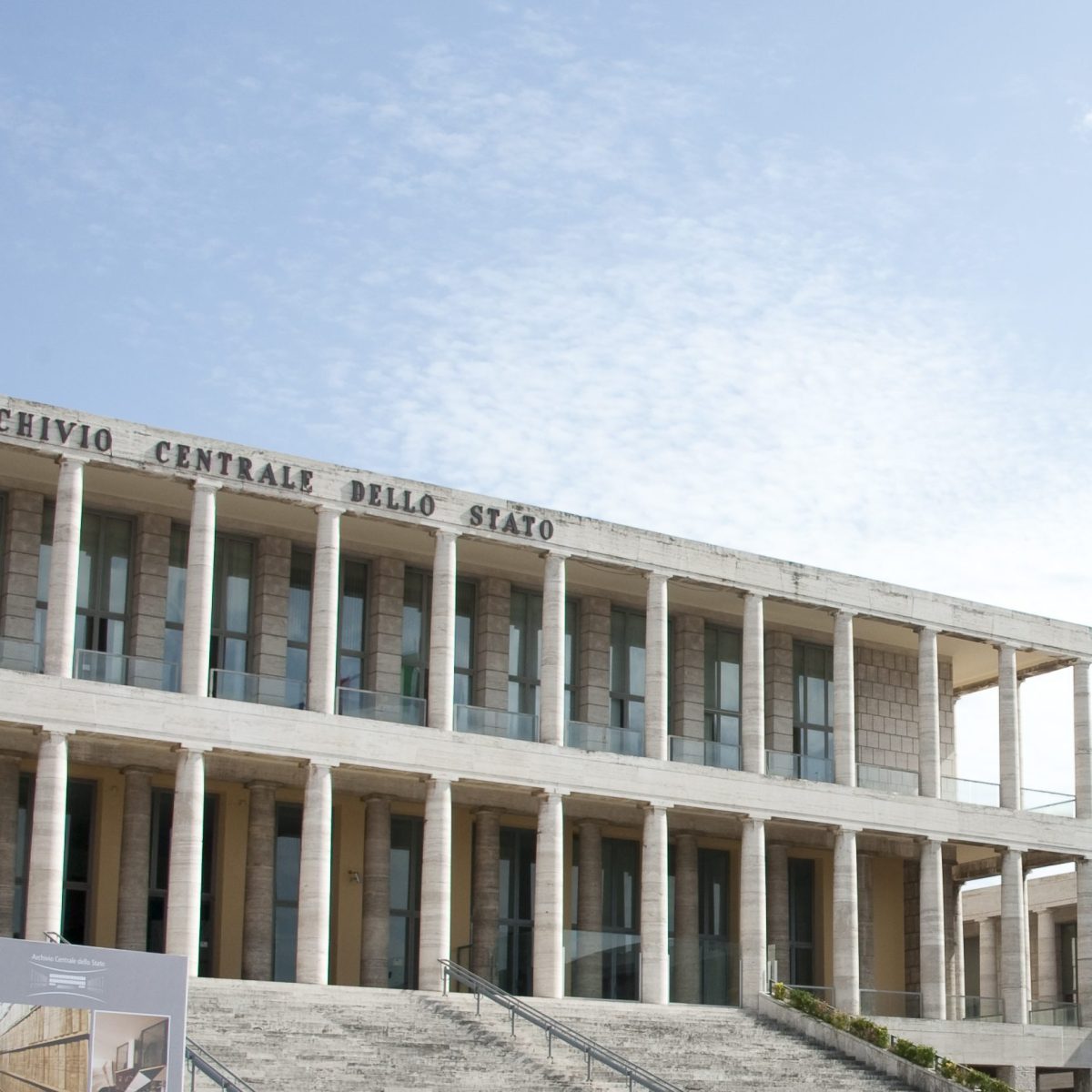 “Avallò toni agiografici su Pino Rauti, Draghi non lo nomini all’Archivio centrale”: la lettera dei familiari delle vittime delle stragi